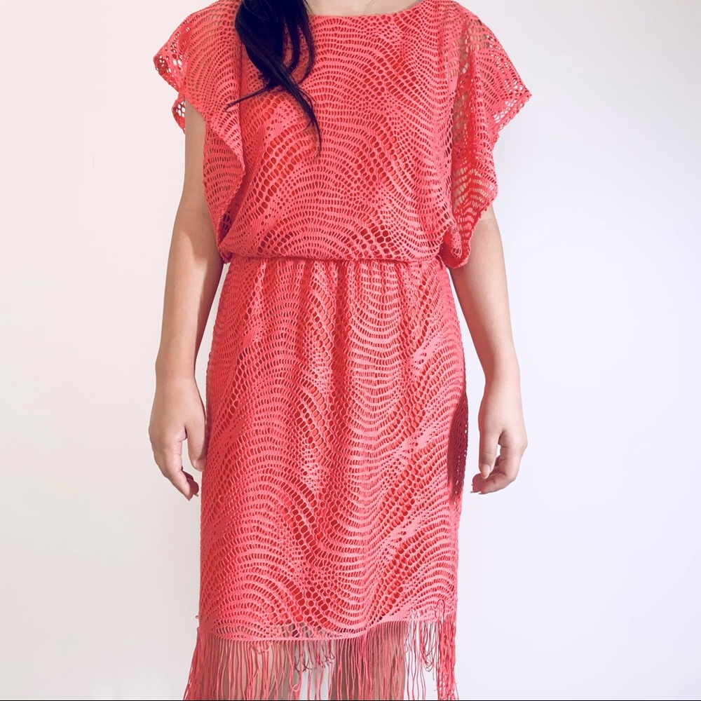 CORAL CROCHET-LIKE MIDI DRESS WITH FRINGED HEM